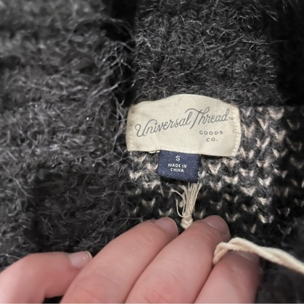 NWT Universal Thread Gray Leopard Print Mock Turt… - image 3